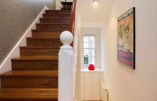 The Clapham Crib - Spacious 4BDR House with Patio - Photo 62