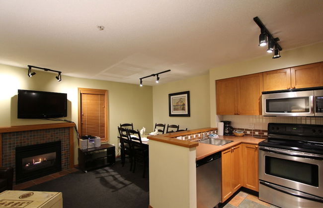 Glacier's Reach by Whistler Retreats - Photo 17