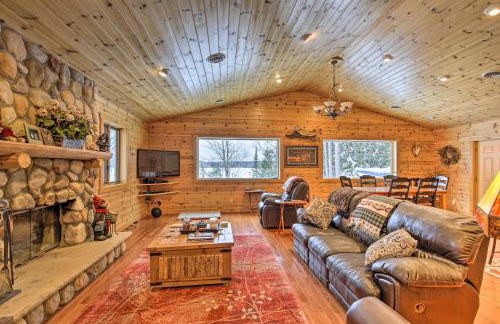 Waterfront Pike Lake Retreat Snowmobile Paradise - Foto 4