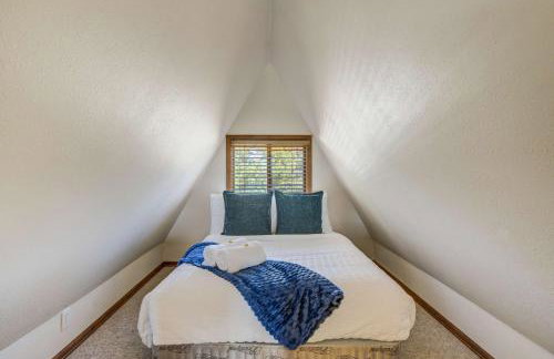 Slope Summit Rustic A-Frame Cabin w Scenic Views - Photo 25