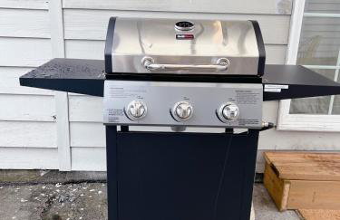 Entire house New Reno w AC Pet friendly gated back - Foto 34