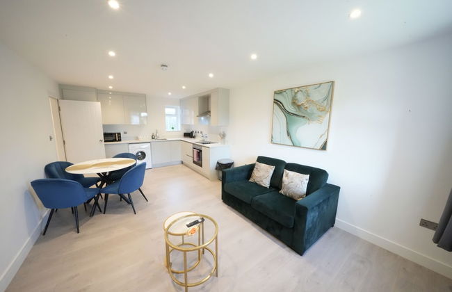 Heathrow Charge and Go - Photo 79