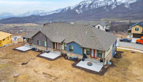 BRAND NEW Scenic Luxury Mountain Retreat - Foto 3