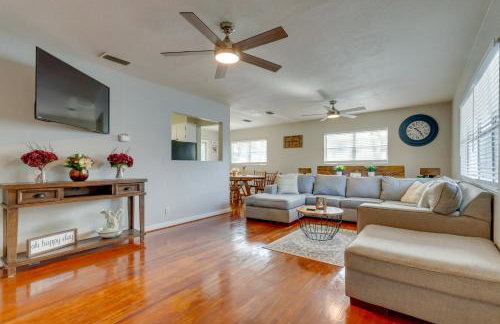 Sunny Fort Walton Beach Vacation Rental with Yard! - Foto 4