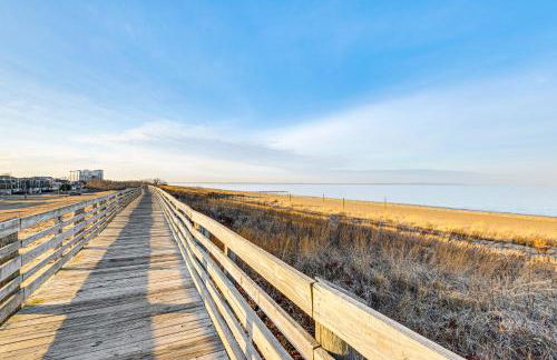 Walk to Beach Keansburg Home with Patio and Fire Pit! - Foto 24