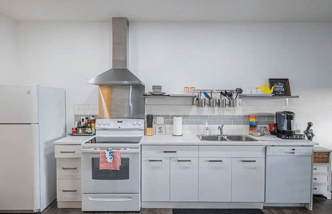 Gorgeous Penthouse - Photo 3