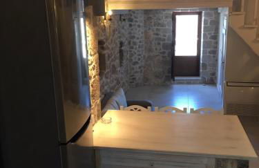 Elata Stone House - Photo 17