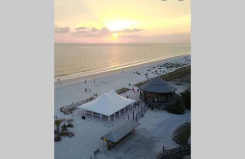 Luxury Beach Condo Located On The Bay In A Tropical Oasis!!! - Foto 52