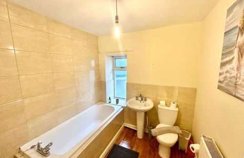 Cottage,Cinema Room,Log Burner - Photo 11