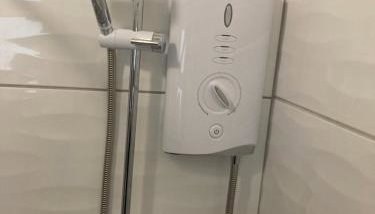 Temple-Effin Self Catering Holiday Cottage - Foto 2, Shower