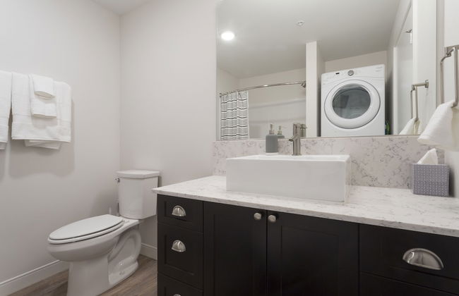 Domicile Suites at Cove - Photo 79