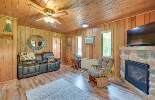 Grill and Fire Pit Waterfront Cameron Retreat! - Foto 3