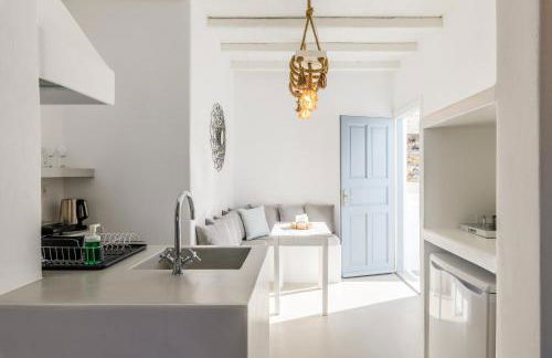 Mykonos Supreme Comfort Suites & Villas - Photo 114