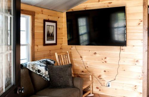 Romantic Log Cabin Accommodation with Private Jacuzzi near Huntington, West Virginia - Foto 10