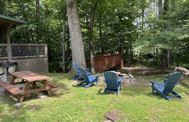 Sweet - 2 Bedrooms, 2 Baths, Sleeps 6 Cabin by RedAwning - Foto 1