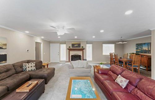 5 BR lakefront home with swim dock bunk room High Speed WiFi - Foto 8