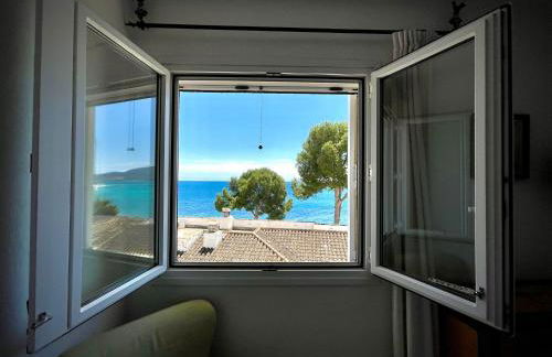 SOLETE - Apartamento con vistas, acceso directo al mar, piscina y parking by Redi - Photo 29