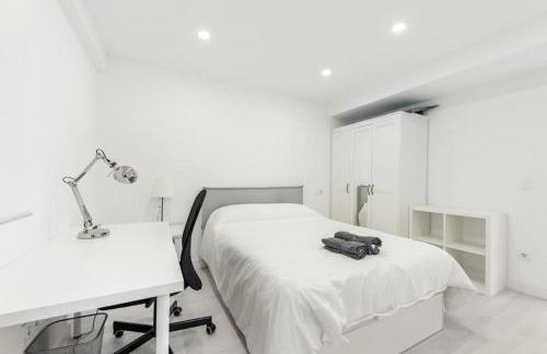 Reformado , céntrico , wifi. - Foto 4