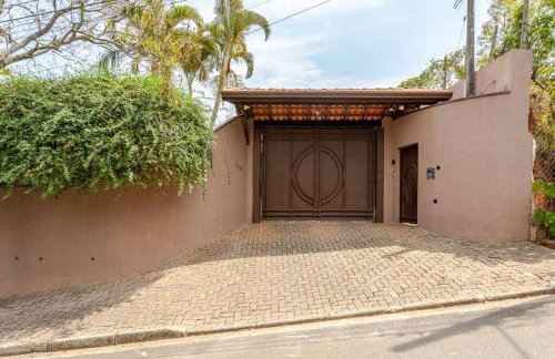 Casa de Hospedes Chalé Rustico com Banheira e Piscina Privativa a 1h de SP Espaço Totalmente Privativo - Foto 11