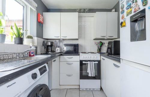 Modern Muse Flat with Free Parking - Foto 11