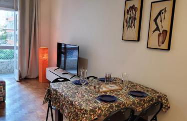 Apartamento com varanda, vista para o mar e ar condicionado - Foto 8