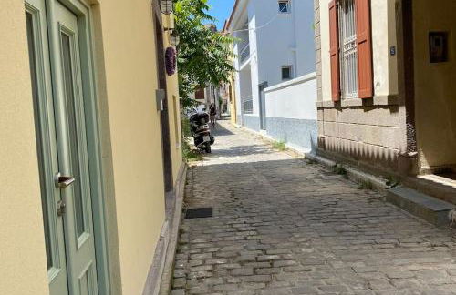 Διαμέρισμα σε ανακαινισμένο αρχοντικό 19ου αιώνα, κέντρο Μύρινας - Photo 32