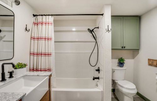 Lake View and Huge Deck Cozy Possum Kingdom Retreat - Foto 12