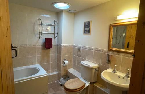 Duddings Country Cottages - Photo 44