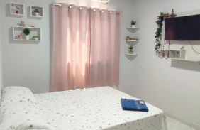 Quarto Casal Com AR Condicionado e Banheiro Privativo - Foto 1