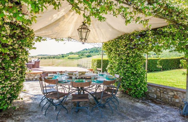 Splendid Holiday Home in Orciatico with Hot Tub & Pool - Foto 20