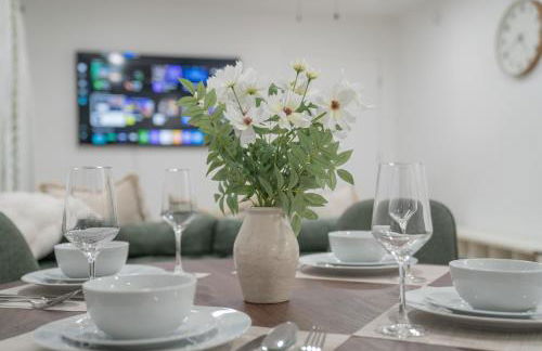 DT DFW Chic Free Parking and Pool In Medical District - Foto 41