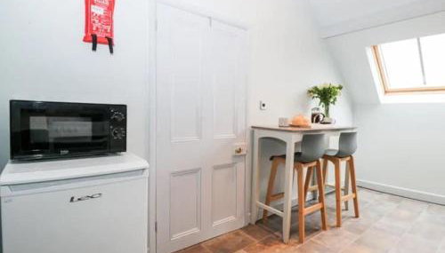 The Upside Down House at The Mercers - Foto 4, minibar