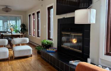 Poconos Chalet -Kayaks- HotTub-Karaoke-Lake - Foto 9