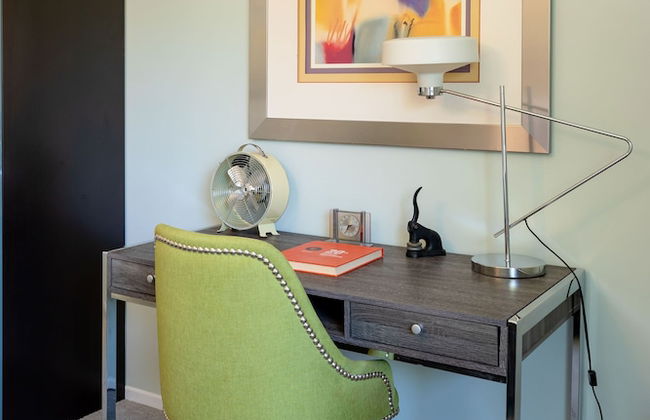 Lux Desert Retreat 4BR Pool Spa Stunning Views - Photo 30