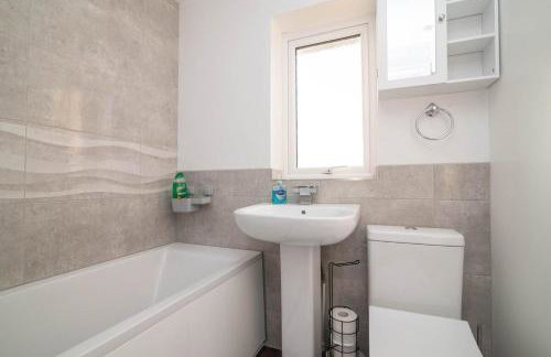 Spacious two bed house with parking and garden - Foto 14