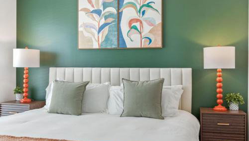 Chic 2BR King Bed Balcony Krog Market Steps to Beltline - Foto 5