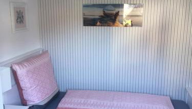 Sehr schönes und möbliertes Apartment - Foto 2