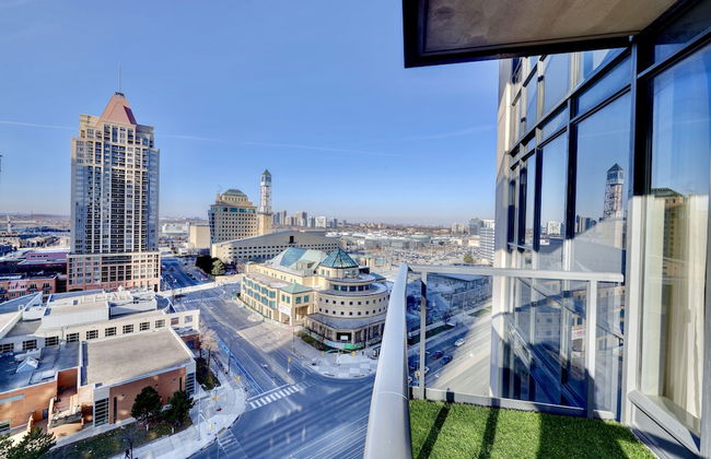 Grand Royal Condos -Mississauga SQ One - Photo 21