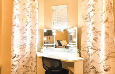 Near AT&T Stadium, UTA, Globe Life, Six Flags, DFW Airport, American Airlines Center with Games and Crib - Foto 6