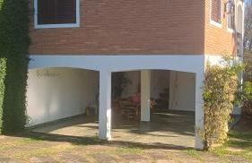 Casa com piscina para até 6 pessoas com duas camas de casal e sofá-cama casal - Foto 20