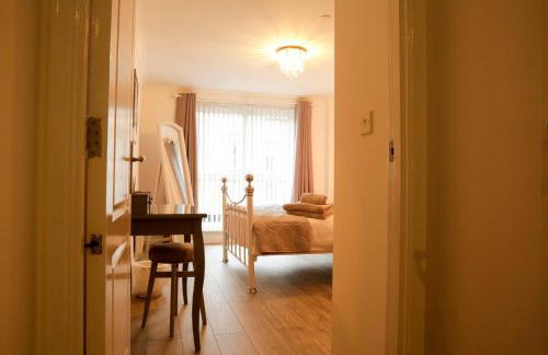 Newly refurbished 1 bed first floor apartment with wifi - Foto 2