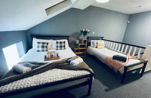 Queens Townhouse - 4 Bedrooms - Sleeps 9 - Foto 2