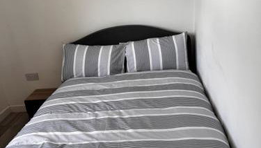 London corporate 6 bedroom home with free parking - Foto 5