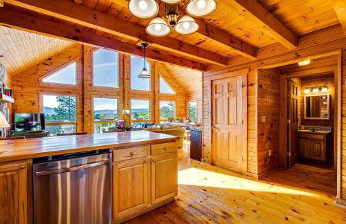 Secluded Luxury Cabin with Hot Tub on 40 Private Acres Near Moorefield, West Virginia - Foto 15