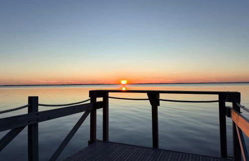 7 Min Walk to the Beach - Completely Renovated - Foto 2