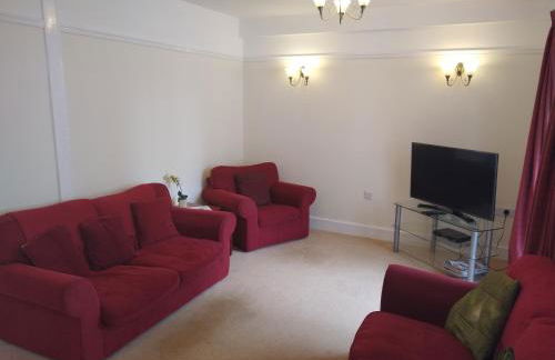 Castle Square Apartments Beaumaris - Photo 3