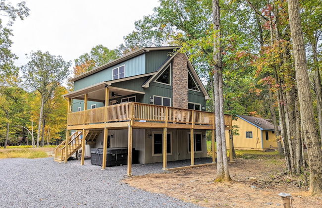 Over the Top Lodge by Avantstay Hot Tub, Shared Pool, Beach/lake Access - Foto 43