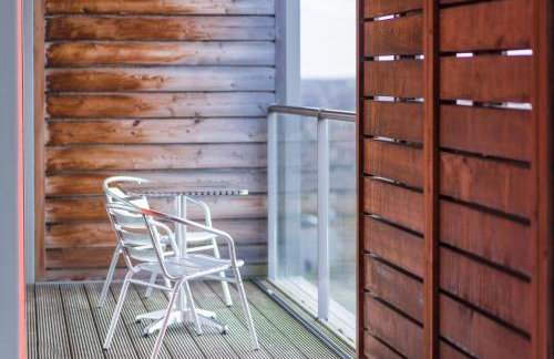 iSTAY APARTMENTS at VIZION - Fully Equipped Modern Serviced Apartments with Balconies, Superfast Broadband, Free Allocated Parking Space, 24h Security, Rooftop Gardens, Located in Central MK - Photo 56