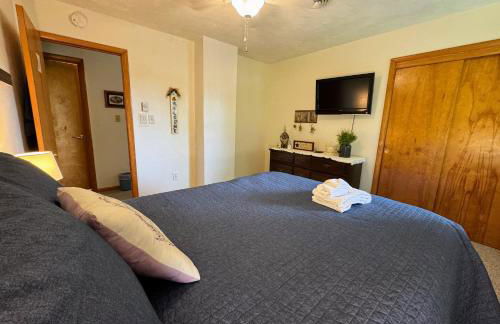 BBQ, WIFI, full kitchen, SmartTV, Firepit, Queen - Foto 5