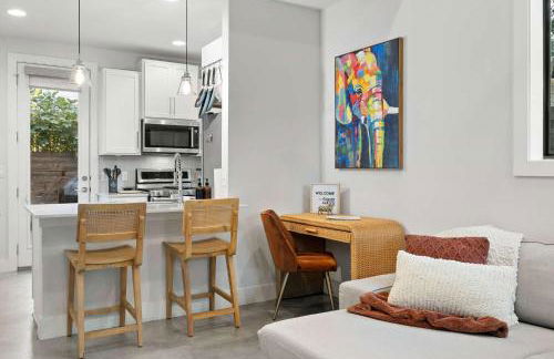 East Side Haven - Blocks from Local Food Legends - Foto 11